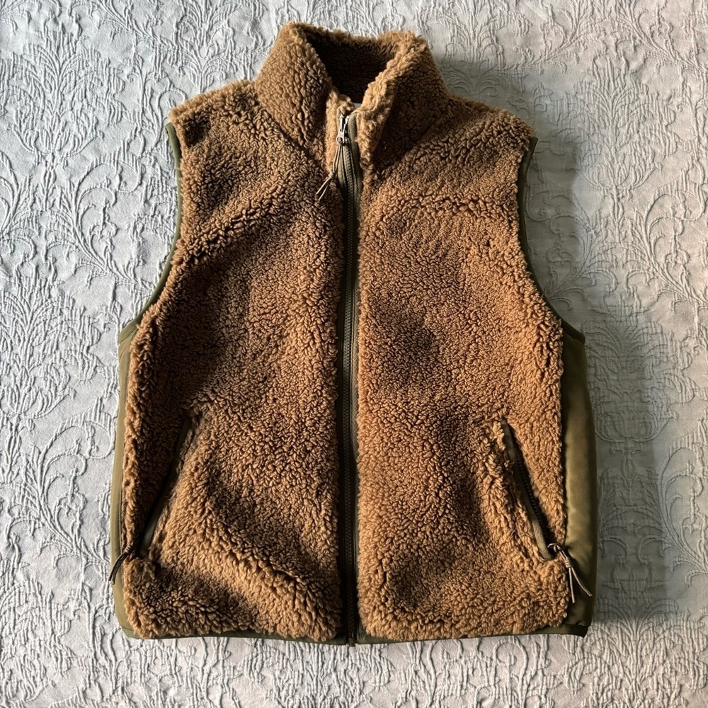 TNA pile fleece vest